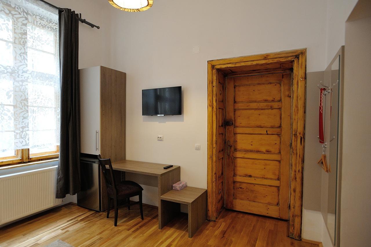 Dinicu Residence - Central Location Брашов Экстерьер фото